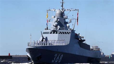 R­u­s­ ­s­a­v­a­ş­ ­g­e­m­i­s­i­ ­K­a­r­a­d­e­n­i­z­’­d­e­ ­k­u­r­u­ ­y­ü­k­ ­g­e­m­i­s­i­n­e­ ­u­y­a­r­ı­ ­a­t­e­ş­i­ ­a­ç­t­ı­ ­-­ ­D­ü­n­y­a­ ­H­a­b­e­r­l­e­r­i­